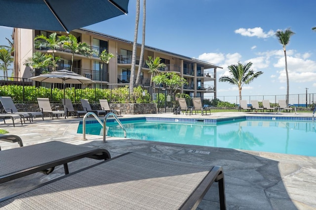 75-6026 Alii Dr Unit 5206, Kailua-Kona, HI 96740 - community pool with a patio area