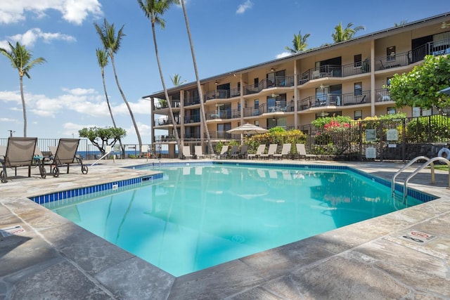 75-6026 Alii Dr Unit 5206, Kailua-Kona, HI 96740 - community pool featuring a patio area
