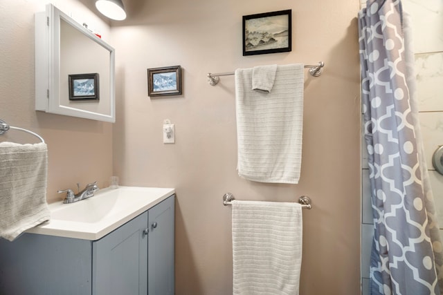 4911 Aliali Rd Unit 0002, Kapaa, HI 96746 - full bathroom featuring vanity and curtained shower