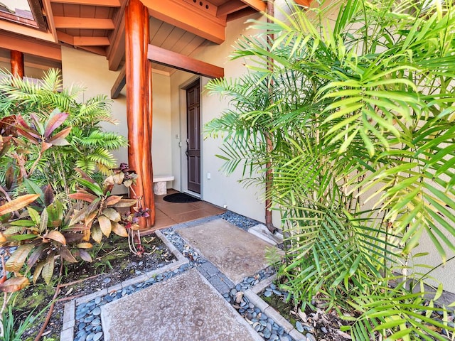 68-1125 Kaniku Dr Unit 2105, Kamuela, HI 96743 - entrance to property with stucco siding