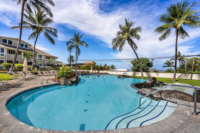 75-5919 Alii Dr Unit U23, Kailua-Kona, HI 96740 - community pool with a patio