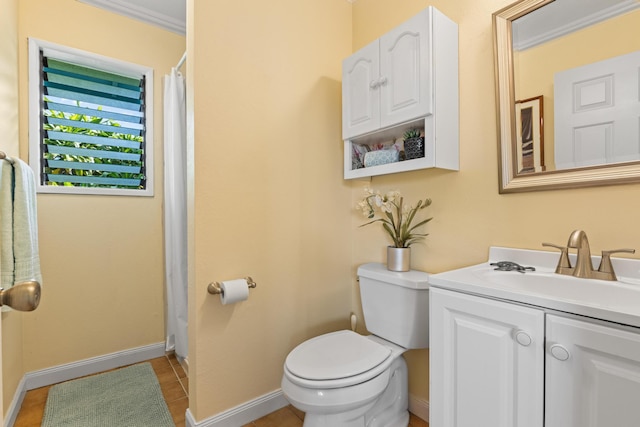 76-6302 Leone St, Kailua-Kona, HI 96740 - full bath with toilet, vanity, baseboards, and a shower with shower curtain