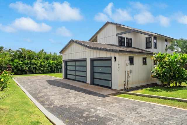 1647 Kelaukia St, Koloa, HI 96756 - garage featuring decorative driveway