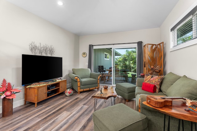 75-5726 Lamaokeola St, Kailua-Kona, HI 96740 - living room featuring wood finished floors, plenty of natural light, recessed lighting, and baseboards