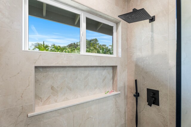75-5726 Lamaokeola St, Kailua-Kona, HI 96740 - bathroom view of tiled shower