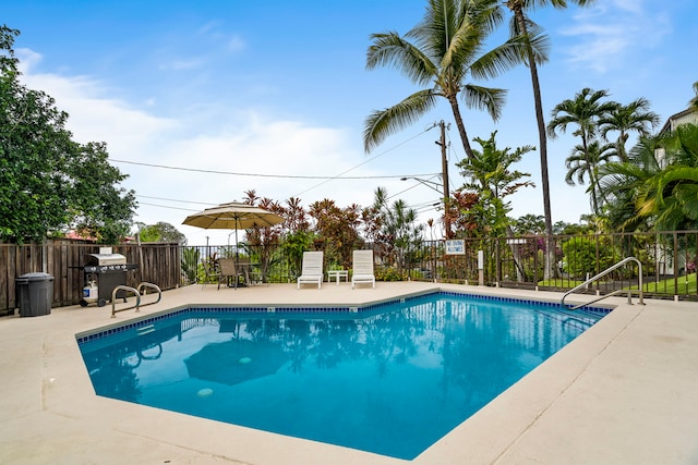 77-301 Noelani Way Unit 36, Kailua-Kona, HI 96740 - community pool with a grill and a patio area