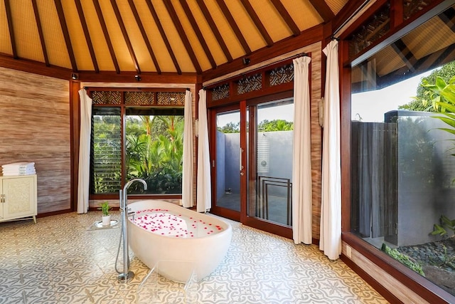 7218-C Koolau Rd, Kilauea, HI 96754 - sunroom featuring vaulted ceiling