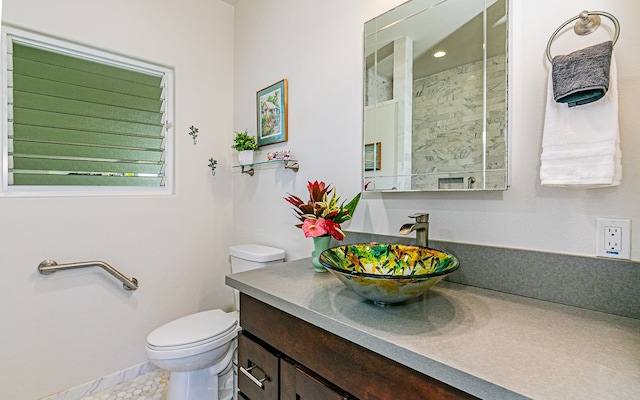 28-387 Kulaimano Rd, Pepeekeo, HI 96783 - bathroom with vanity and toilet