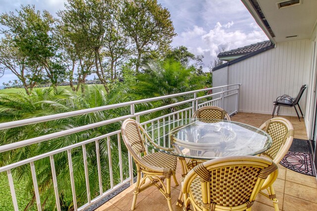 5250 Ka Haku Rd Unit 523, Princeville, HI 96722 - balcony featuring outdoor dining area