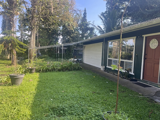 15-1784 30th Ave, Keaau, HI 96749 - view of green lawn featuring driveway