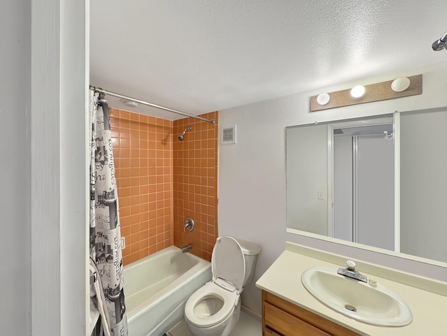 77-6469 Alii Dr Unit 128, Kailua-Kona, HI 96740 - bathroom with shower / tub combo with curtain, vanity, and toilet