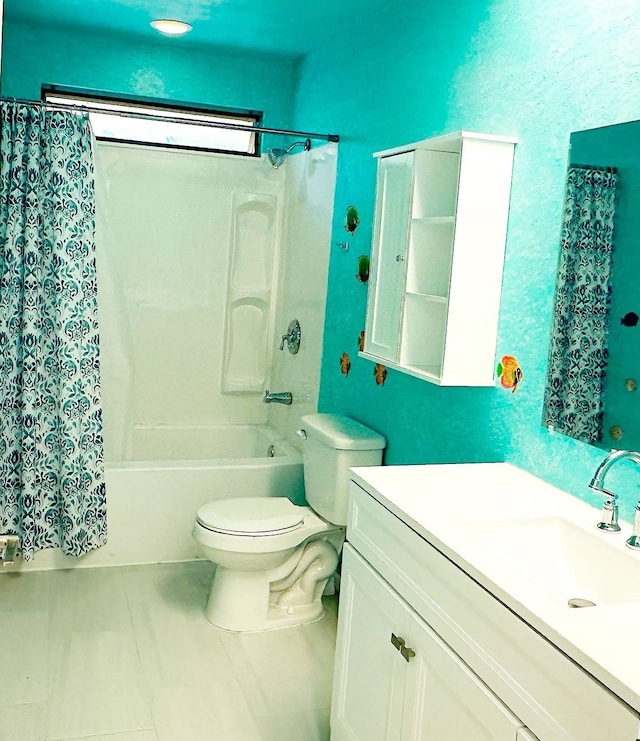 94-5826 Aouli Pl, Naalehu, HI 96772 - bathroom featuring vanity, toilet, and shower / bath combination with curtain