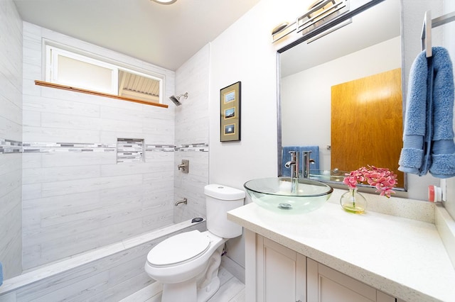 15-2063 18th Ave, Keaau, HI 96749 - bathroom featuring a tile shower and vanity