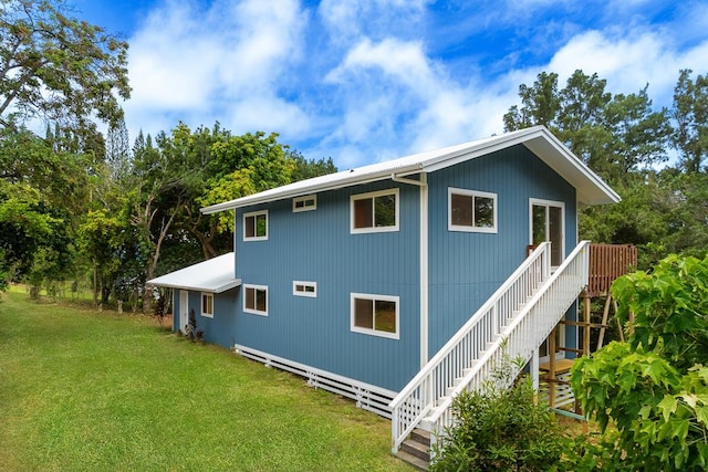 44-2609 Kalopa Mauka Rd, Honokaa, HI 96727 - rear view of property with stairway and a yard
