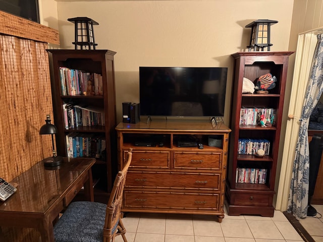 5061 Lawai Rd Unit 203, Koloa, HI 96756 - view of tiled living room