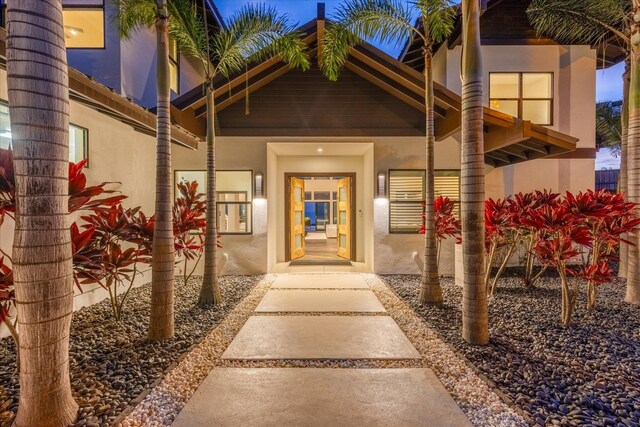 76-981 Aeo St, Kailua-Kona, HI 96740 - doorway to property with stucco siding