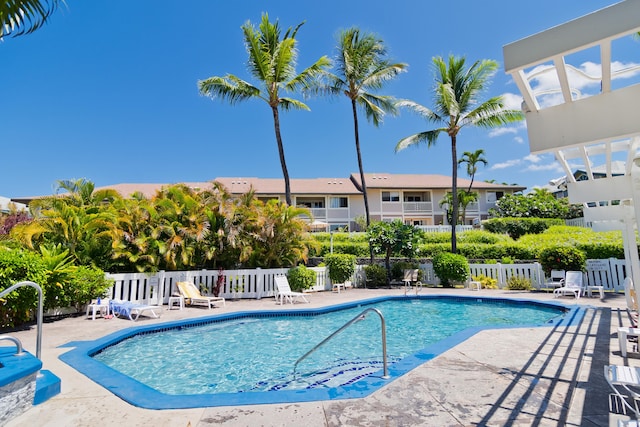 75-6081 Alii Dr Unit D104, Kailua-Kona, HI 96740 - community pool with a patio area