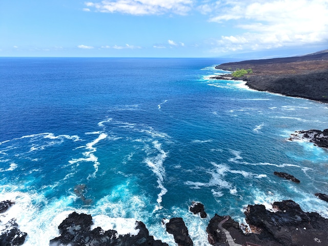 Eono Ave, Captain Cook, HI 96704