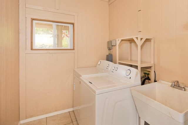 73-1361 Kaukahoku Rd, Kailua-Kona, HI 96740 - laundry area featuring independent washer and dryer and light tile patterned floors