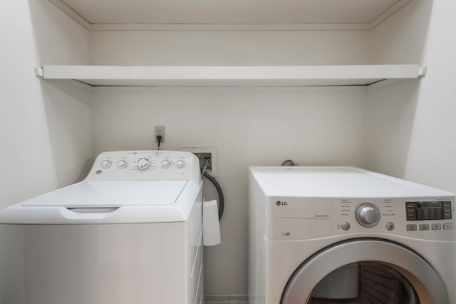 4085-B Noho Rd, Koloa, HI 96756 - laundry room with independent washer and dryer