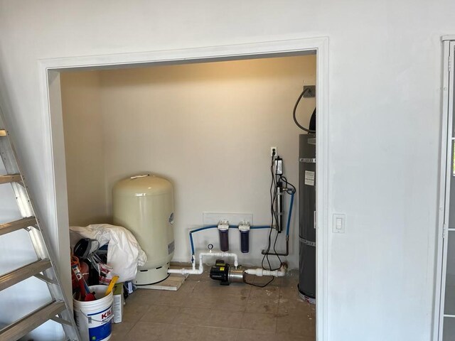 16-2064 Azure Dr, Pahoa, HI 96778 - utilities featuring water heater