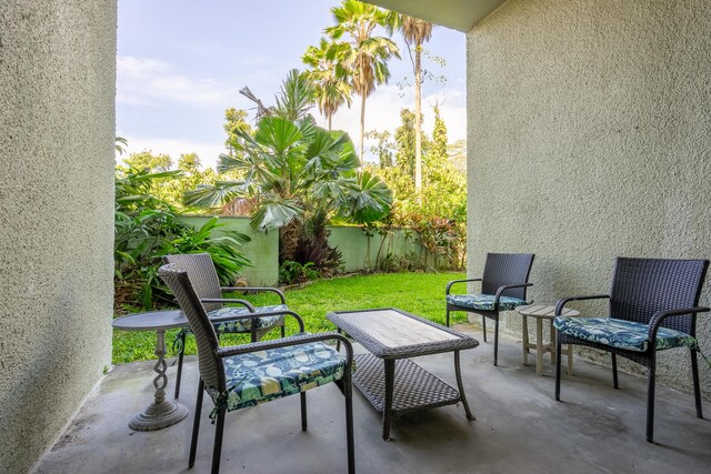 1875 Kalanianaole Ave Unit 409, Hilo, HI 96720 - view of patio / terrace