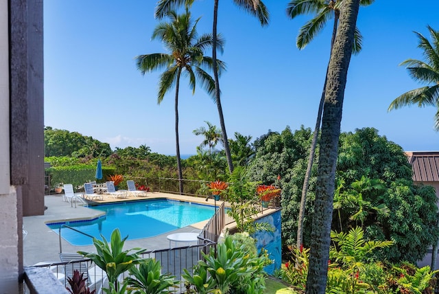 77-305 Kalani Way Unit 6, Kailua-Kona, HI 96740 - community pool featuring a patio area