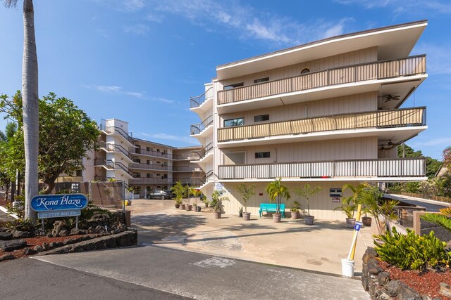 75-5719 Alii Dr Unit 414, Kailua-Kona, HI 96740 - view of building exterior