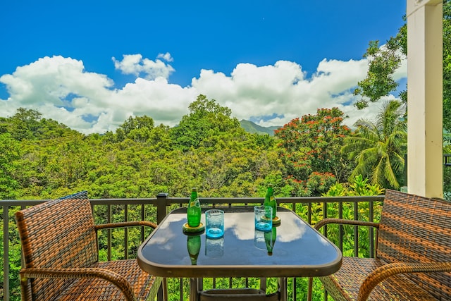 5301 Ka Haku Rd Unit 112, Princeville, HI 96722 - balcony with outdoor dining space