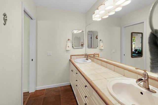 77-6596 Walua Rd, Kailua-Kona, HI 96740 - full bath featuring double vanity and baseboards