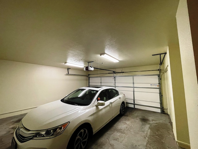 272 Lama St, Hilo, HI 96720 - garage with a garage door opener