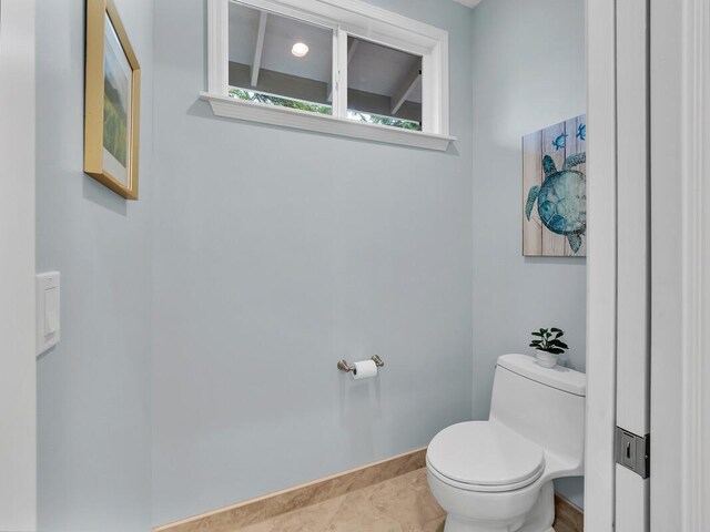 15-1047 Pilikai Rd, Keaau, HI 96749 - bathroom featuring toilet and baseboards