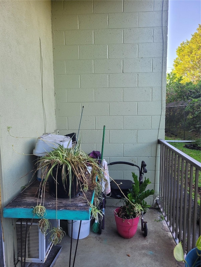 355 Kalanianaole Ave Unit 103, Hilo, HI 96720 - view of balcony
