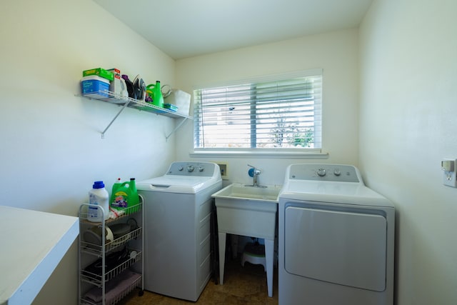 15-1517 7th Ave, Keaau, HI 96749 - washroom with washing machine and clothes dryer