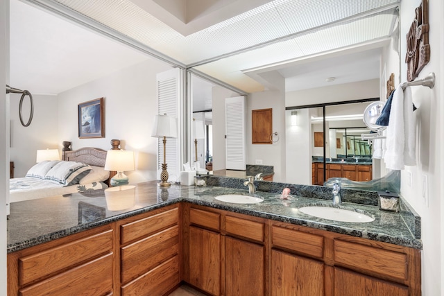 75-6106 Alii Dr Unit 208, Kailua-Kona, HI 96740 - bathroom with double vanity