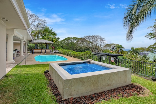 74-4999 Hao Kuni Pl, Kailua-Kona, HI 96740 - outdoor pool featuring an in-ground hot tub and a patio area