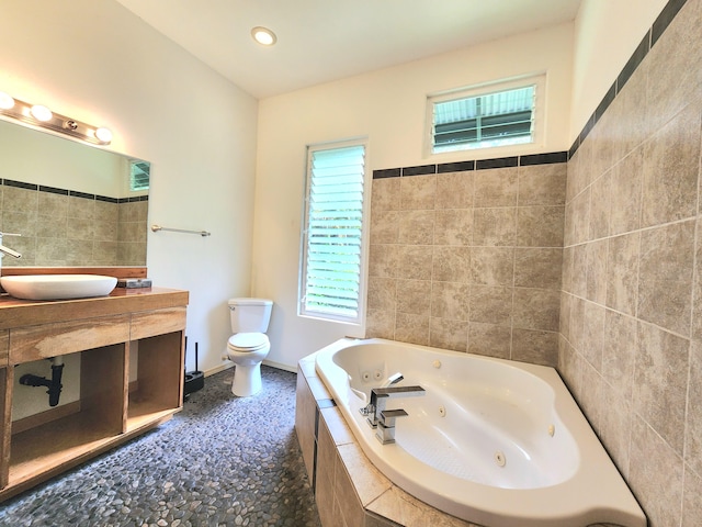 13-831 Malama St, Pahoa, HI 96778 - full bath featuring a jetted tub, vanity, and recessed lighting