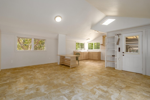 44-3275 Hoo Kahua Rd, Honokaa, HI 96727 - empty room featuring lofted ceiling