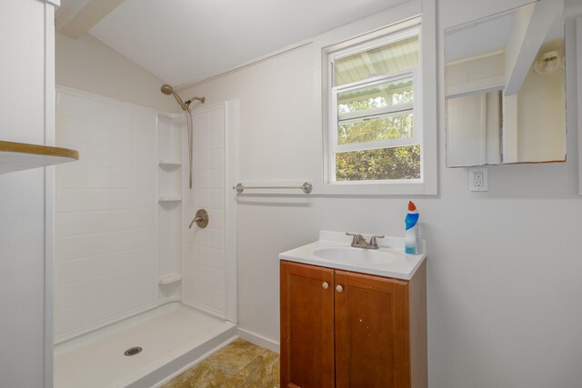 44-3275 Hoo Kahua Rd, Honokaa, HI 96727 - bathroom with tiled shower, lofted ceiling, and vanity