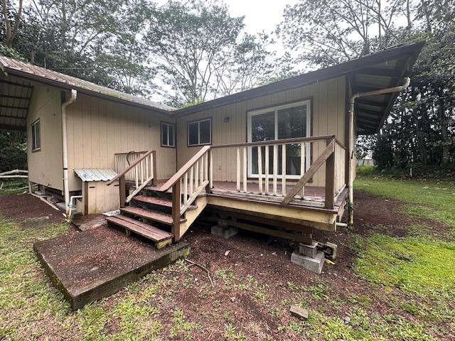 15-1415 14th Ave, Keaau, HI 96749 - back of property featuring a deck