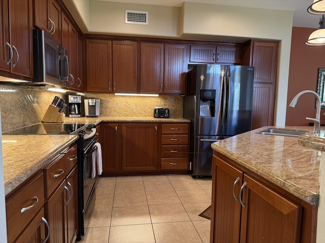 68-180 Waikoloa Beach Dr Unit P4, Waikoloa, HI 96738 - kitchen with refrigerator with ice dispenser, black electric range oven, stainless steel microwave, a sink, and backsplash