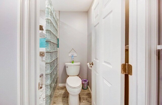 525 Aleka Lp Unit J2, Kapaa, HI 96746 - full bath with toilet and a shower