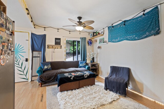 87-3216 Ama Rd, Captain Cook, HI 96704 - living area featuring wood finished floors and a ceiling fan
