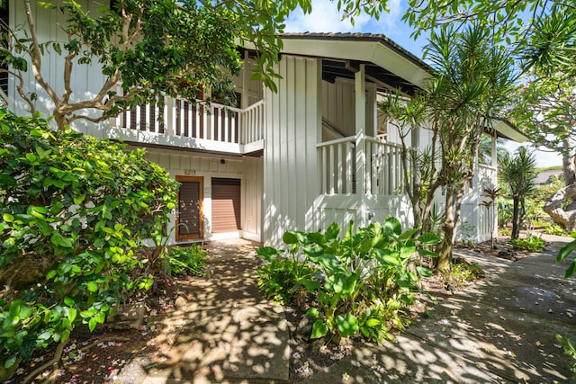 2253 Poipu Rd Unit 25, Koloa, HI 96756 - entrance to property with a balcony