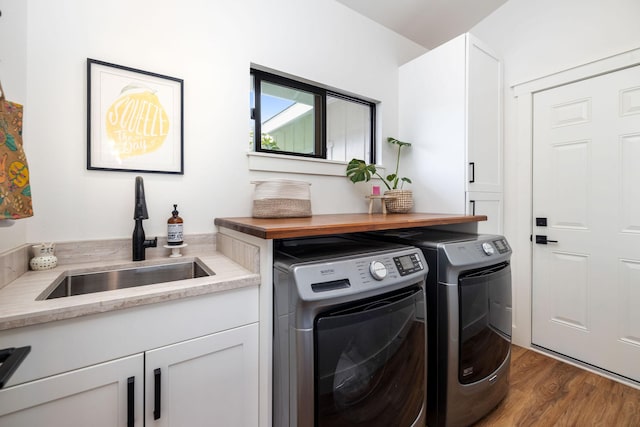 71-1871 Puu Lani Loop, Kailua-Kona, HI 96740 - laundry room featuring washer and dryer, cabinet space, and dark wood-style floors