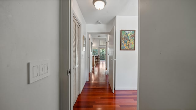 5-6691 Kuhio Hwy, Hanalei, HI 96714 - hall featuring wood finished floors and baseboards