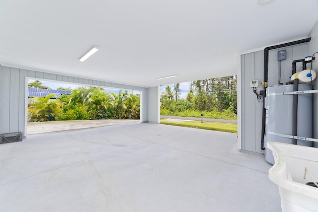 15-2804 Maikoiko St, Pahoa, HI 96778 - garage featuring water heater