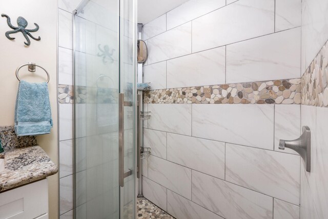 75-6016 Alii Dr Unit 126, Kailua-Kona, HI 96740 - bathroom featuring a stall shower