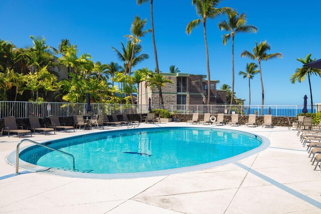75-6016 Alii Dr Unit 126, Kailua-Kona, HI 96740 - community pool with a patio area