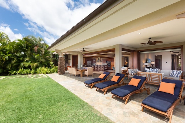 62-3512 Kaunaoa Lii Pl Unit 10B, Kamuela, HI 96743 - view of patio / terrace with a ceiling fan, an outdoor living space, and outdoor dining space
